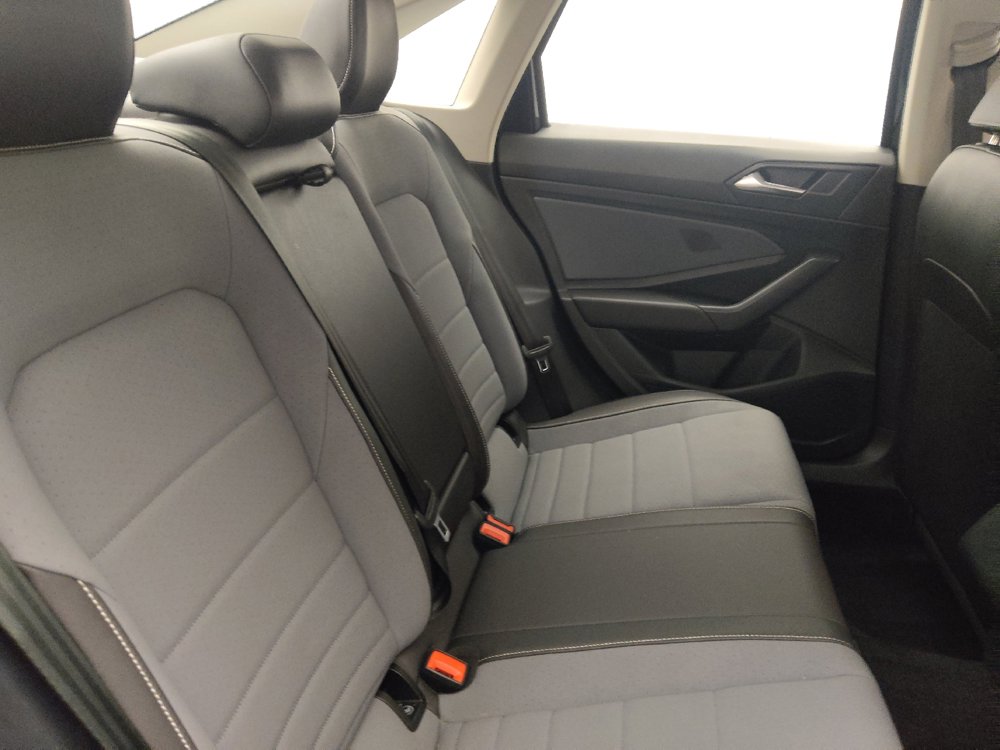 Used 2025 Volkswagen Jetta SE FWD image 19