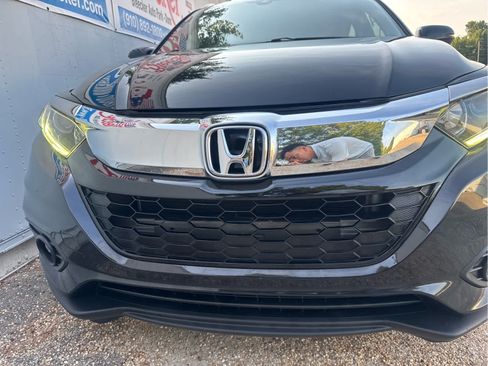 Used 2021 Honda HR-V EX image 11