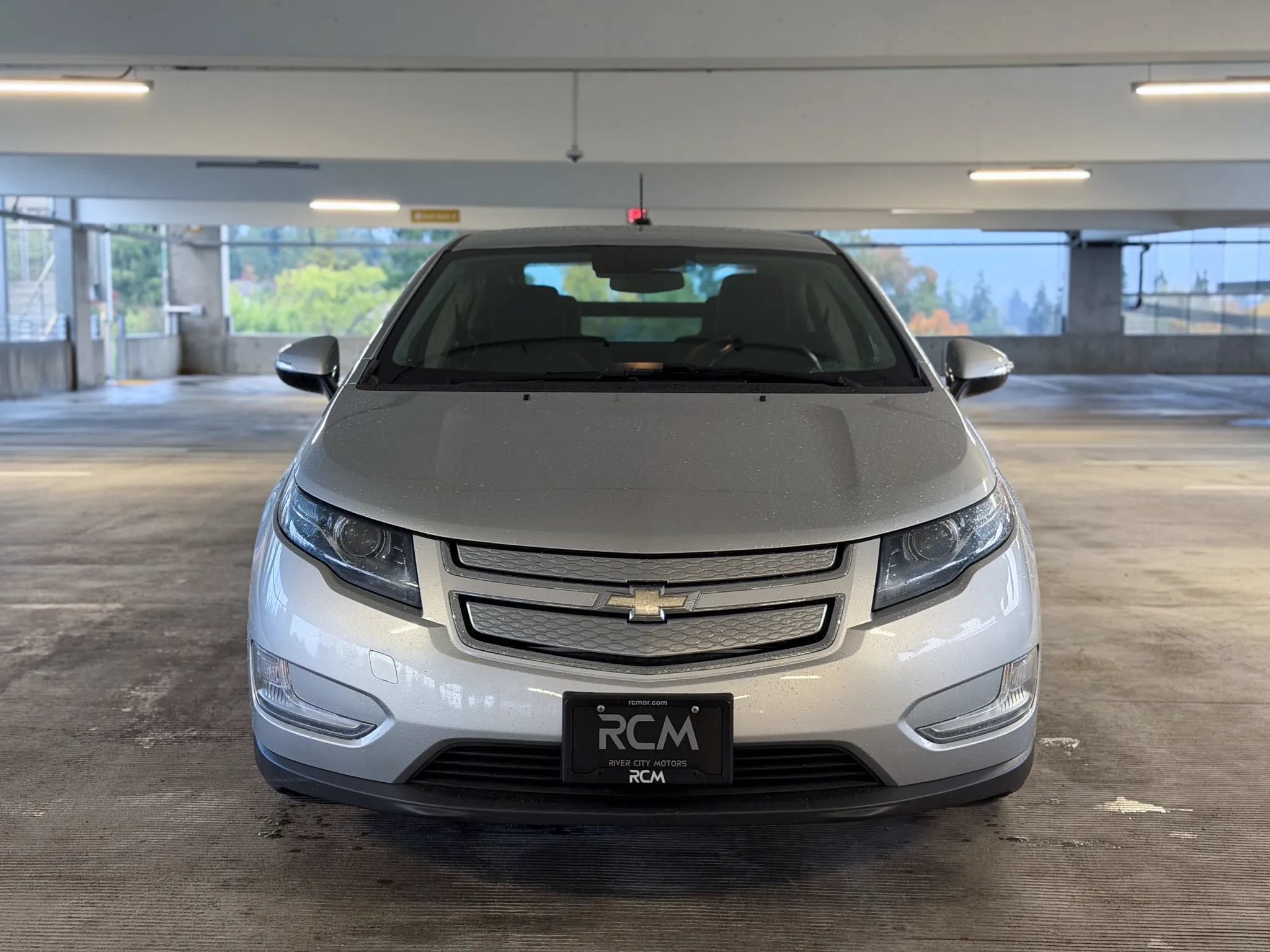 Used 2015 Chevrolet Volt FWD image 2