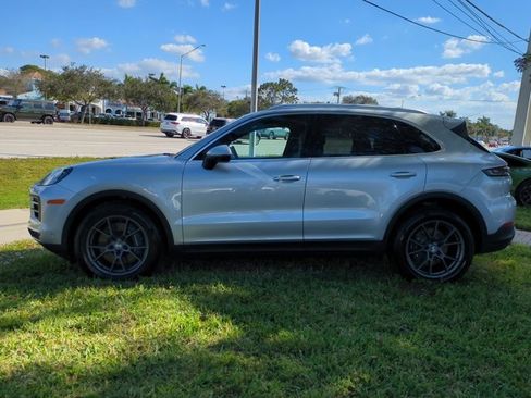 Used 2025 Porsche Cayenne image 6