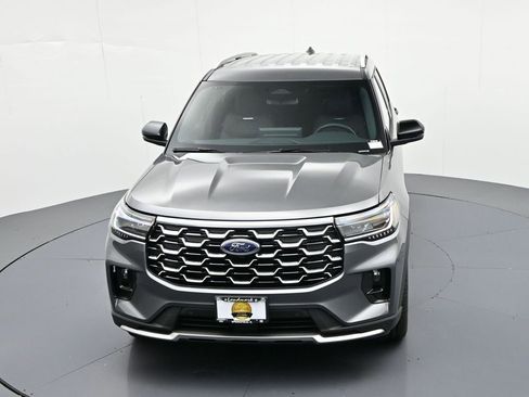 New 2026 Ford Explorer Platinum image 24