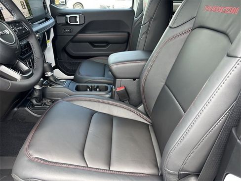 New 2025 Jeep Wrangler Rubicon image 27