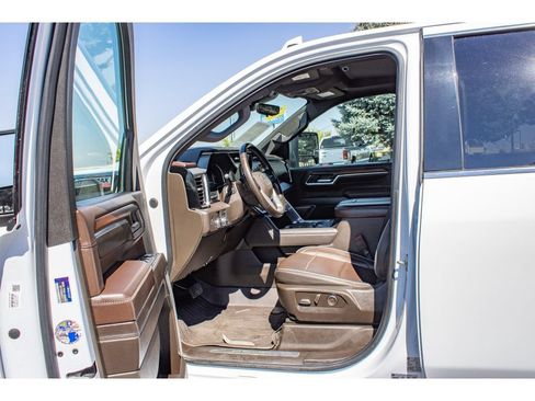 Used 2024 GMC Sierra 3500 Denali w/ Denali Reserve Package AWD/4WD image 30