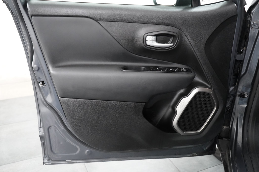 Used 2023 Jeep Renegade Limited AWD/4WD image 30