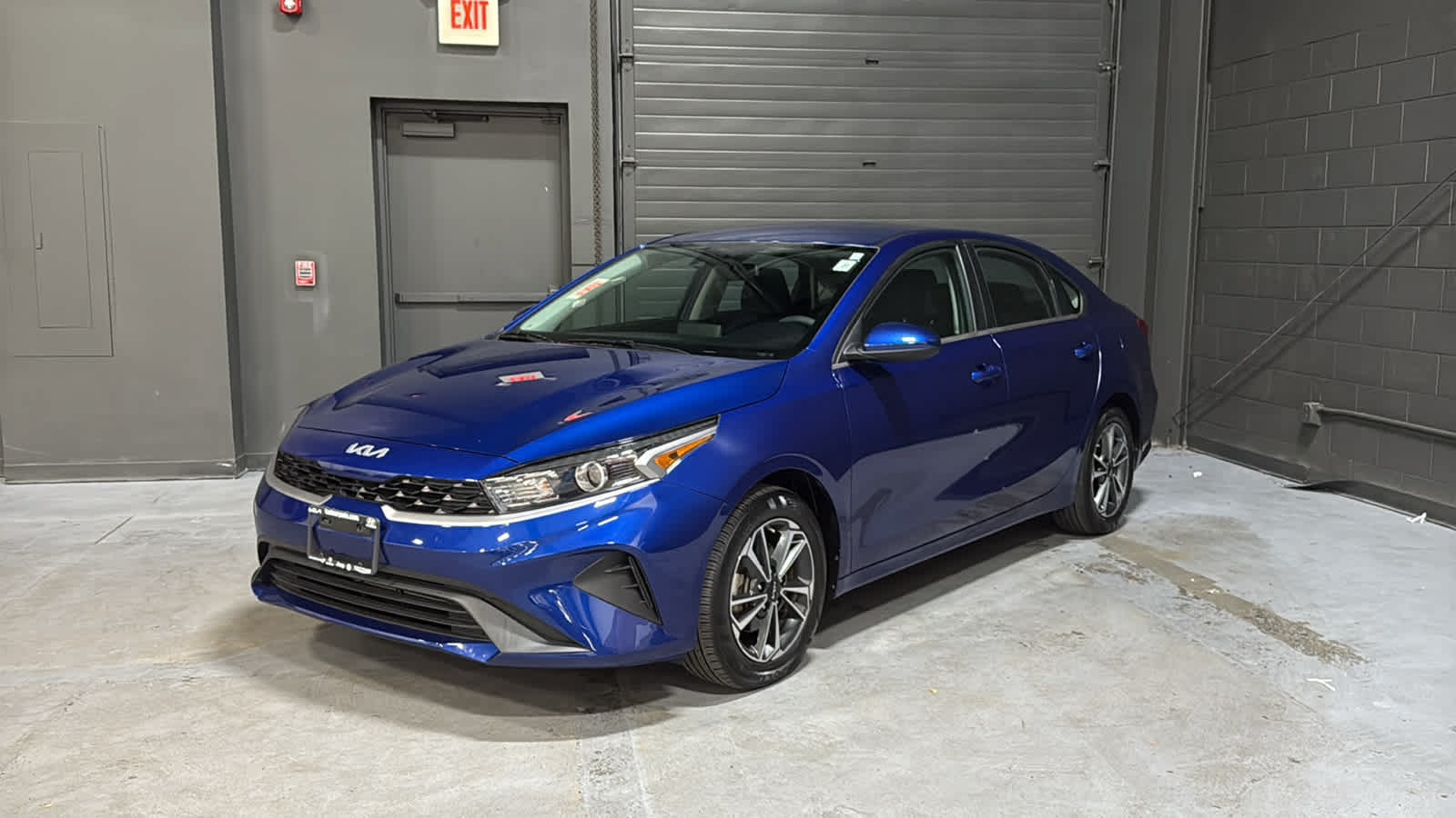 Used 2024 Kia Forte LXS FWD image 3
