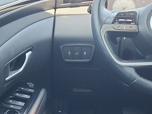 Certified 2023 Hyundai Tucson Limited AWD/4WD image 13