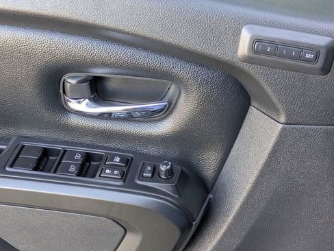 Used 2021 Nissan Titan PRO-4X w/ Pro-4x Convenience Package image 24