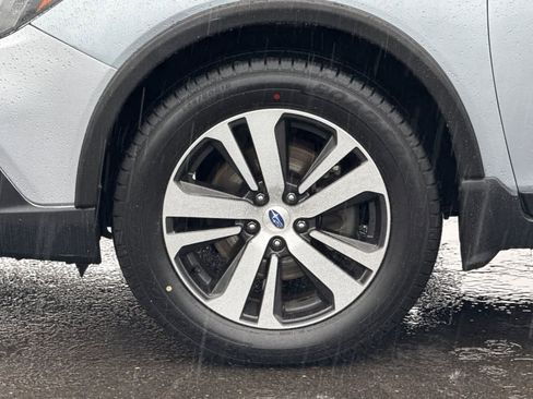 Used 2018 Subaru Outback 3.6R Limited AWD/4WD image 31