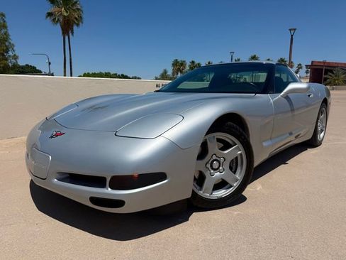 Used 1998 Chevrolet Corvette Coupe w/ Roof Pkg RWD image 8