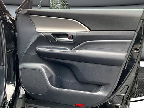 Used 2025 Toyota Grand Highlander FWD image 28