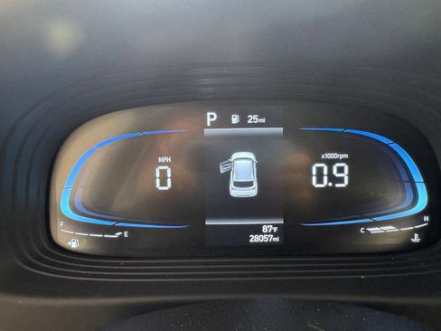 Used 2025 Hyundai Venue SEL FWD image 4