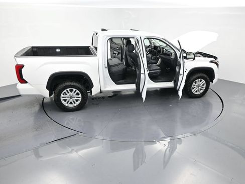 Used 2024 Toyota Tundra SR5 w/ SR5 Premium Package AWD/4WD image 31