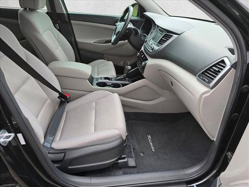 Used 2017 Hyundai Tucson Value FWD image 12