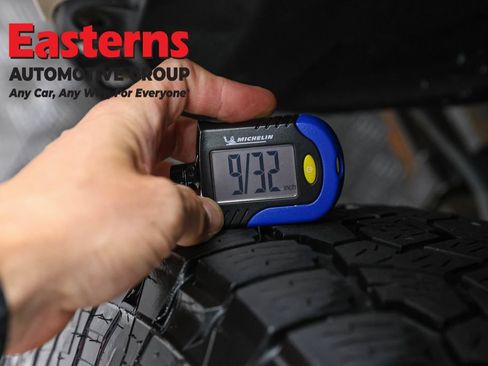 Used 2018 Toyota Tacoma SR5 AWD/4WD image 24