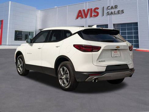 Used 2025 Chevrolet Blazer LT image 3