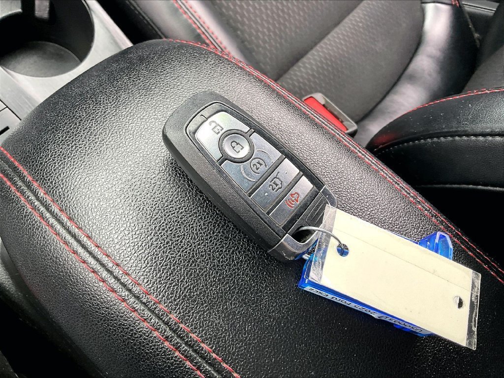 Used 2025 Ford Escape ST-Line Select AWD/4WD image 27