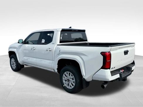 New 2026 Toyota Tacoma SR5 AWD/4WD image 5