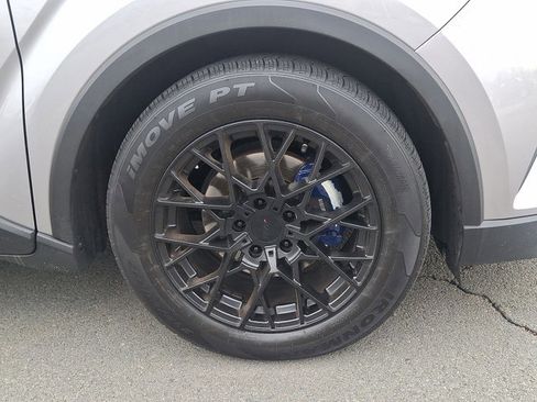 Used 2019 Toyota C-HR LE image 29