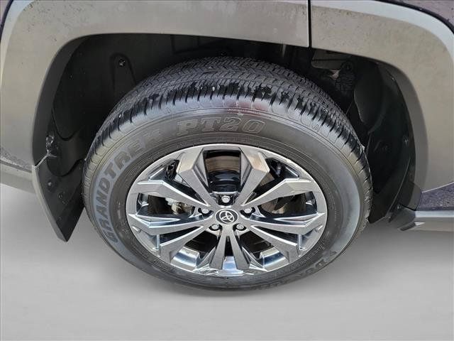 Used 2025 Toyota RAV4 XLE Premium AWD/4WD image 11