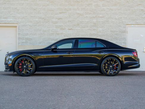 Used 2024 Bentley Flying Spur W12 AWD/4WD image 3