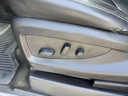 Used 2018 Chevrolet Silverado 1500 LTZ Z71 image 25