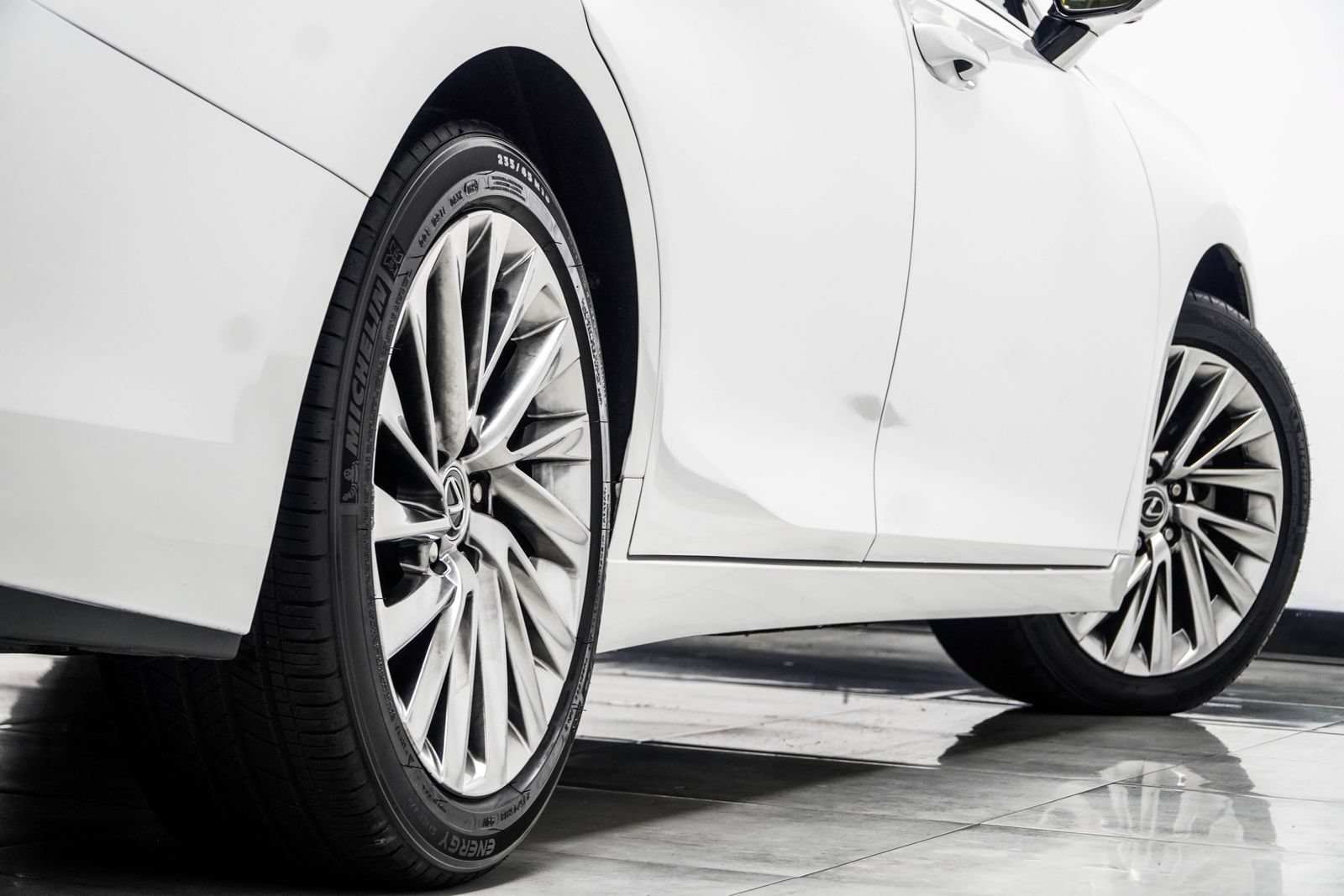 Used 2022 Lexus ES 350 Ultra Luxury w/ Accessory Package 2 FWD image 18