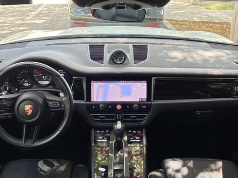 Used 2023 Porsche Macan AWD/4WD image 4