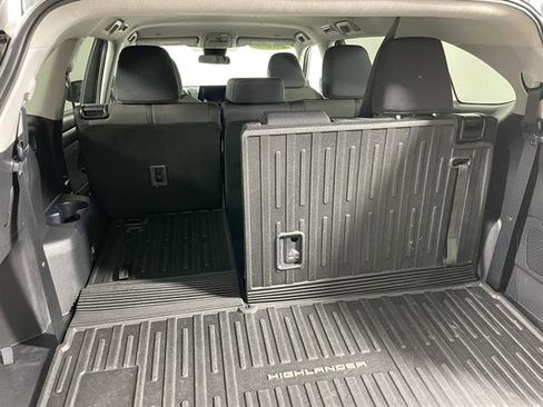Certified 2023 Toyota Highlander L image 23