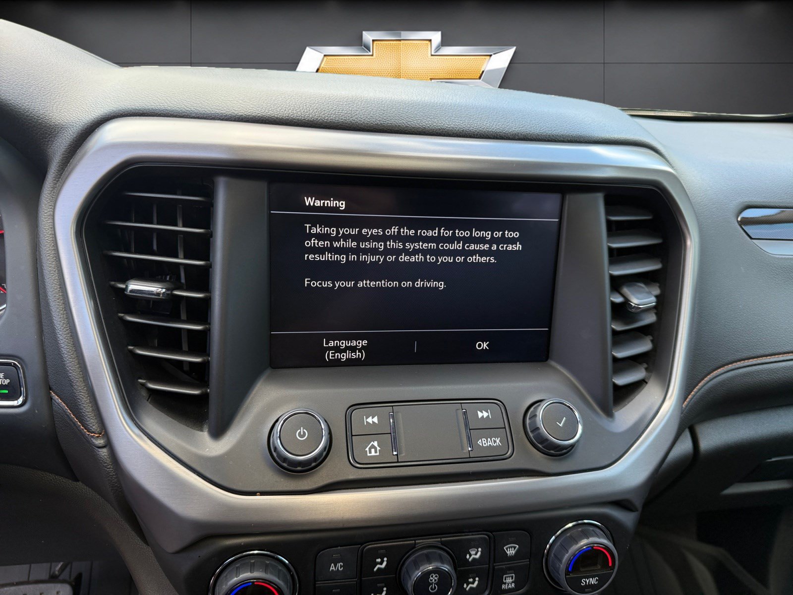 Used 2023 GMC Acadia AT4 w/ Technology Package AWD/4WD image 27