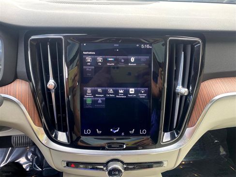 Used 2019 Volvo S60 T6 Momentum w/ Multimedia Package image 25