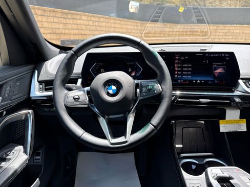 Used 2025 BMW X1 xDrive28i w/ Convenience Package image 10