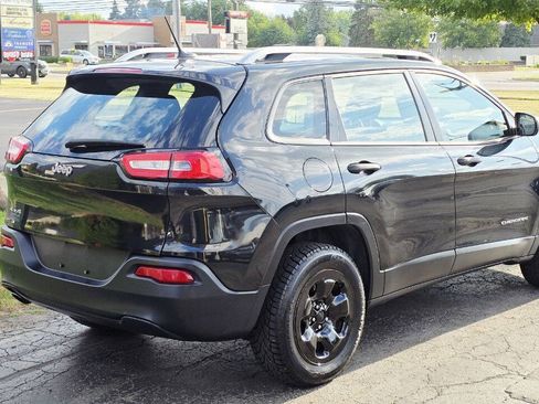 Used 2015 Jeep Cherokee Sport w/ Cold Weather Group AWD/4WD image 6