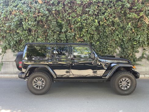 Used 2024 Jeep Wrangler Unlimited Rubicon 392 AWD/4WD image 1