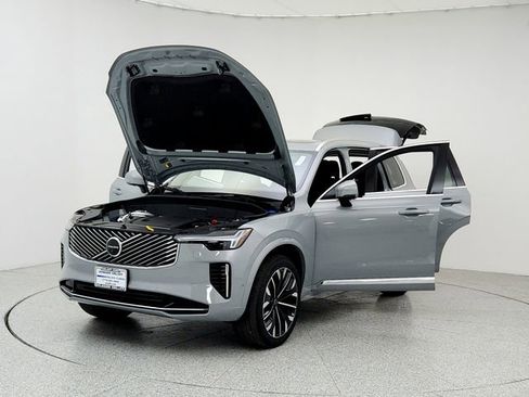 New 2026 Volvo XC90 B6 Plus w/ Protection Package Premier image 9