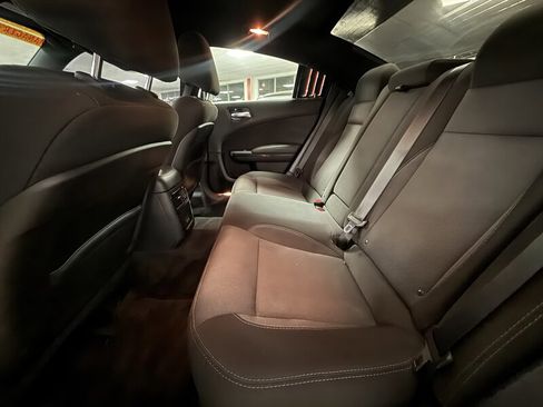 Used 2018 Dodge Charger SXT w/ Blacktop Package image 12