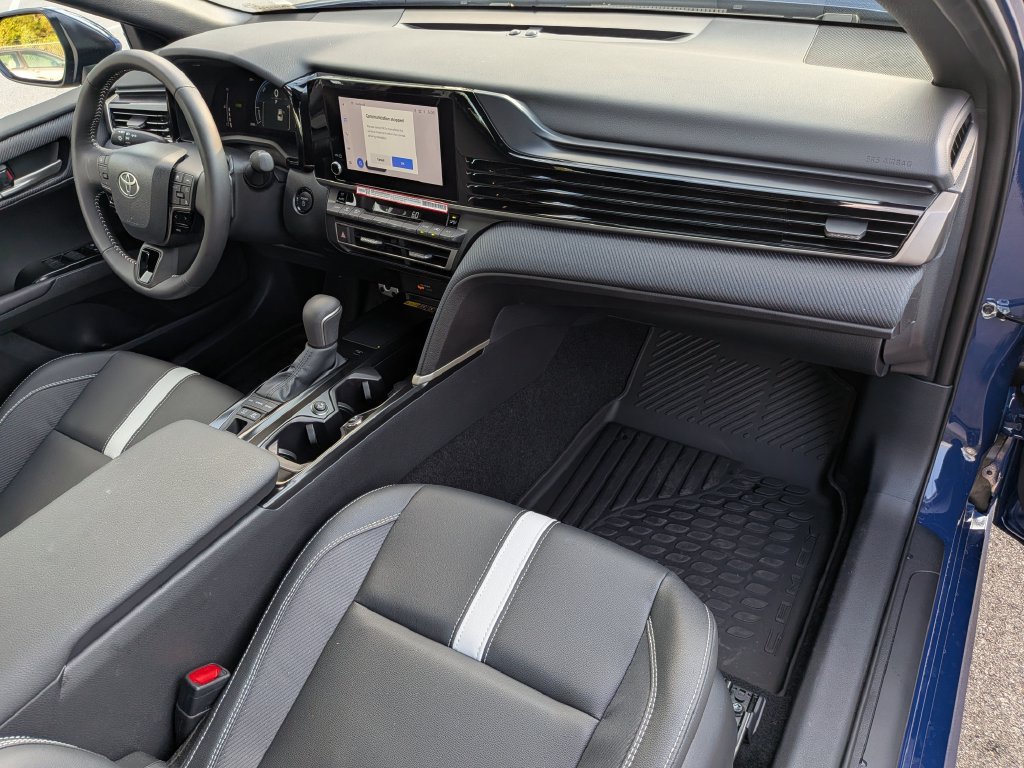 Used 2026 Toyota Camry SE FWD image 31