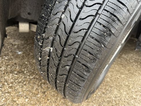 Used 2011 Cadillac DTS image 25