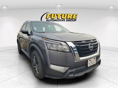Used 2024 Nissan Pathfinder SV