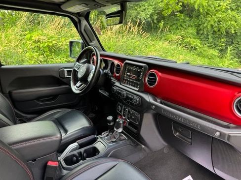 Used 2021 Jeep Wrangler Unlimited Rubicon w/ Dual Top Group AWD/4WD image 19