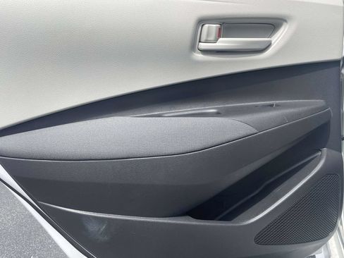 Used 2025 Toyota Corolla LE FWD image 15