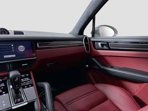 Used 2023 Porsche Cayenne Turbo image 26