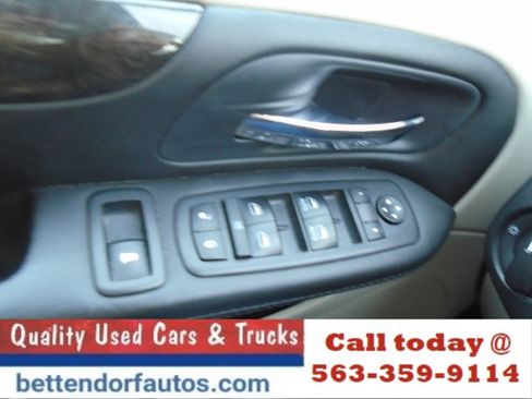 Used 2018 Dodge Grand Caravan SE w/ UConnect Hands-Free Group image 22