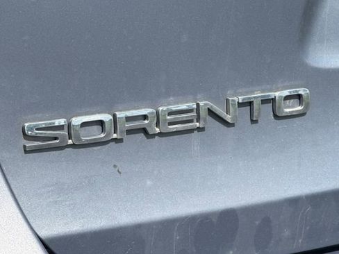 Used 2020 Kia Sorento LX AWD/4WD image 18