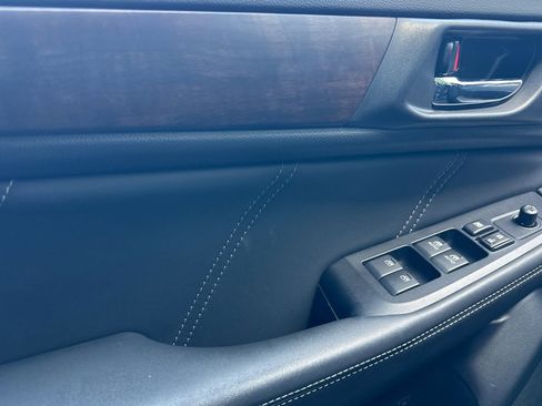 Used 2018 Subaru Outback 2.5i Limited image 12