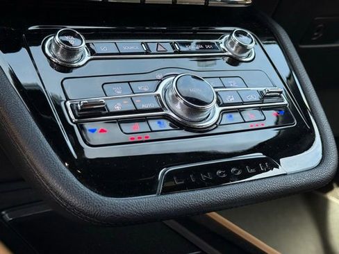 Used 2022 Lincoln Corsair Reserve w/ Equipment Group 201A image 23