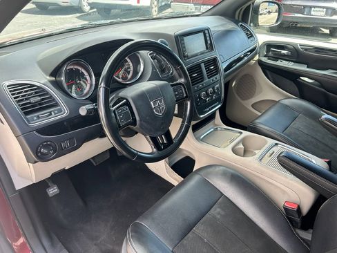 Used 2019 Dodge Grand Caravan SXT FWD image 22