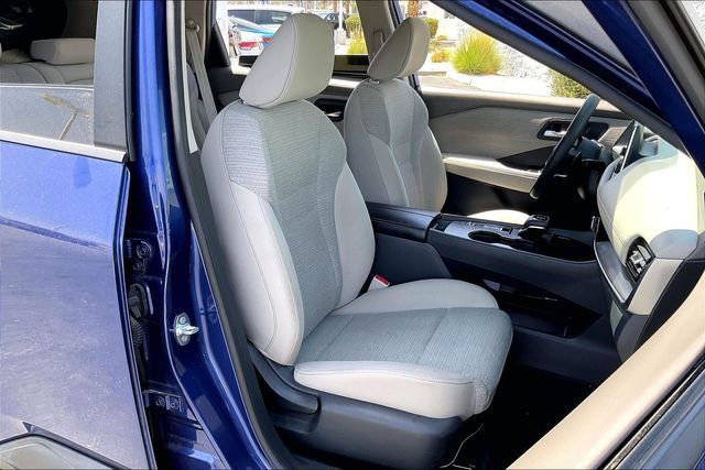 Used 2023 Nissan Rogue SV FWD image 6