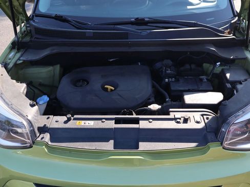Used 2017 Kia Soul + FWD image 33