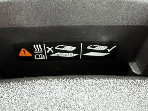 Used 2023 Cadillac XT6 Premium Luxury image 29