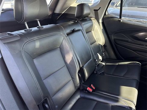 Used 2022 GMC Terrain SLT image 12